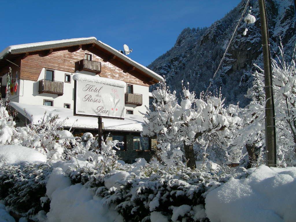 Hotel Des Roses Antey-Saint-André Exterior foto